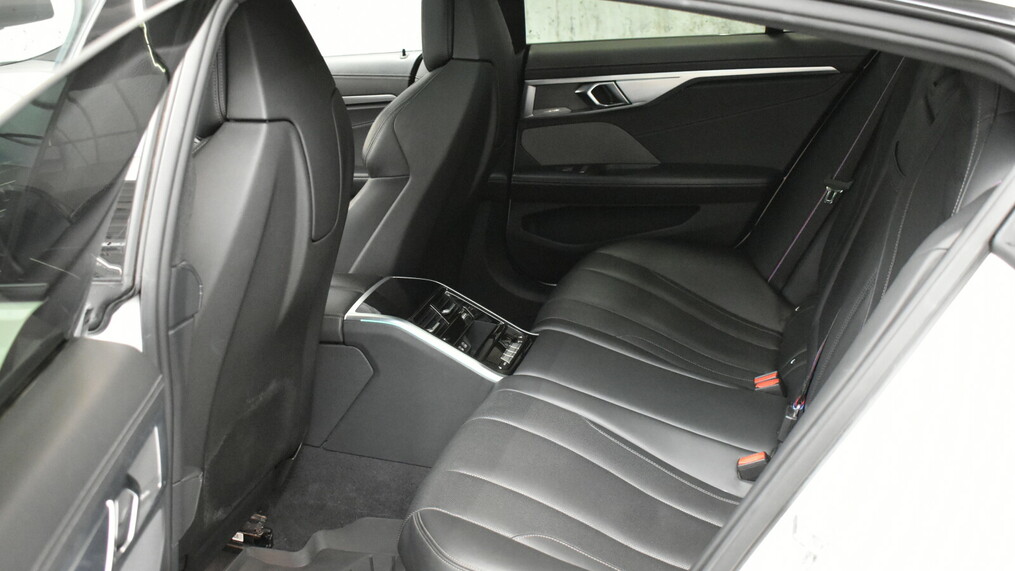 BMW Seria 8 840