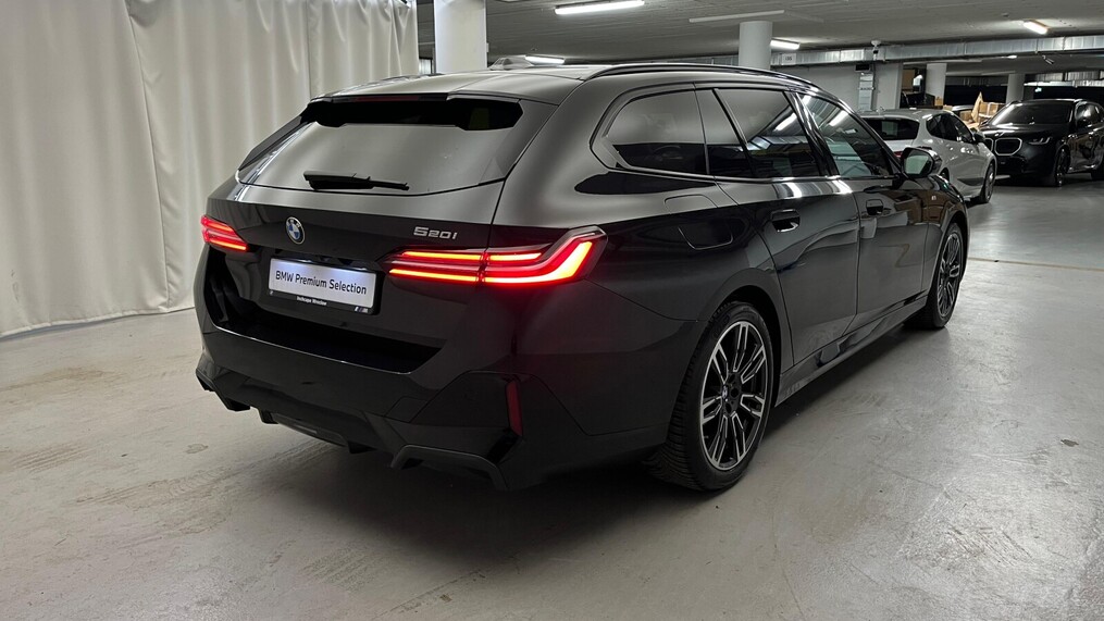 BMW Serii 5, 520