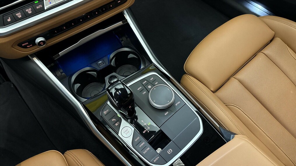 BMW Serii 3, 330
