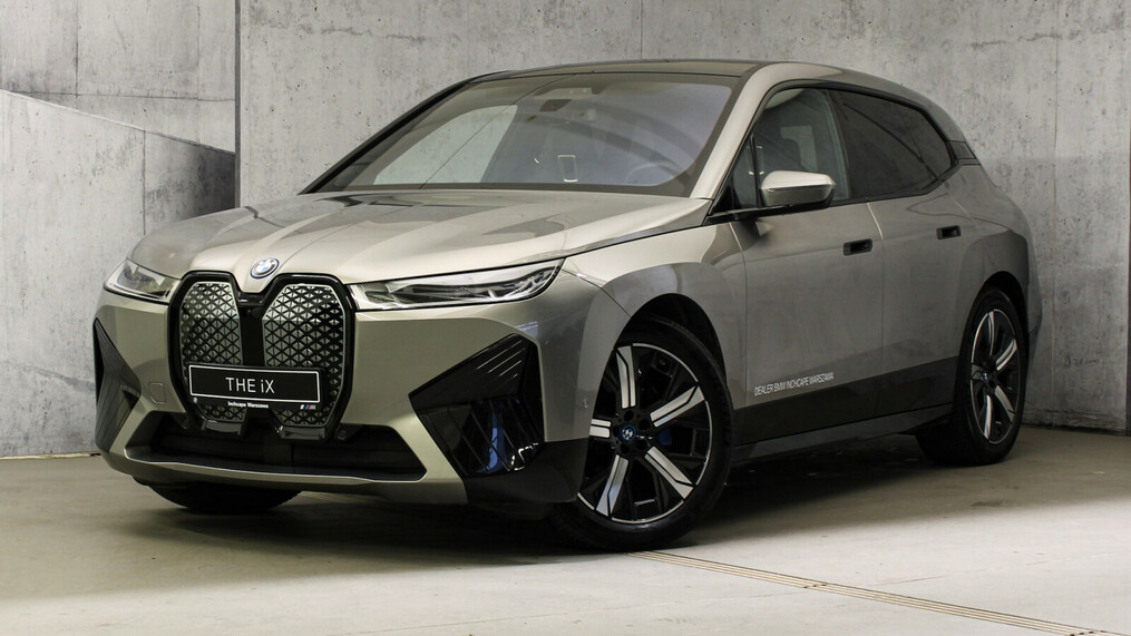 BMW iX