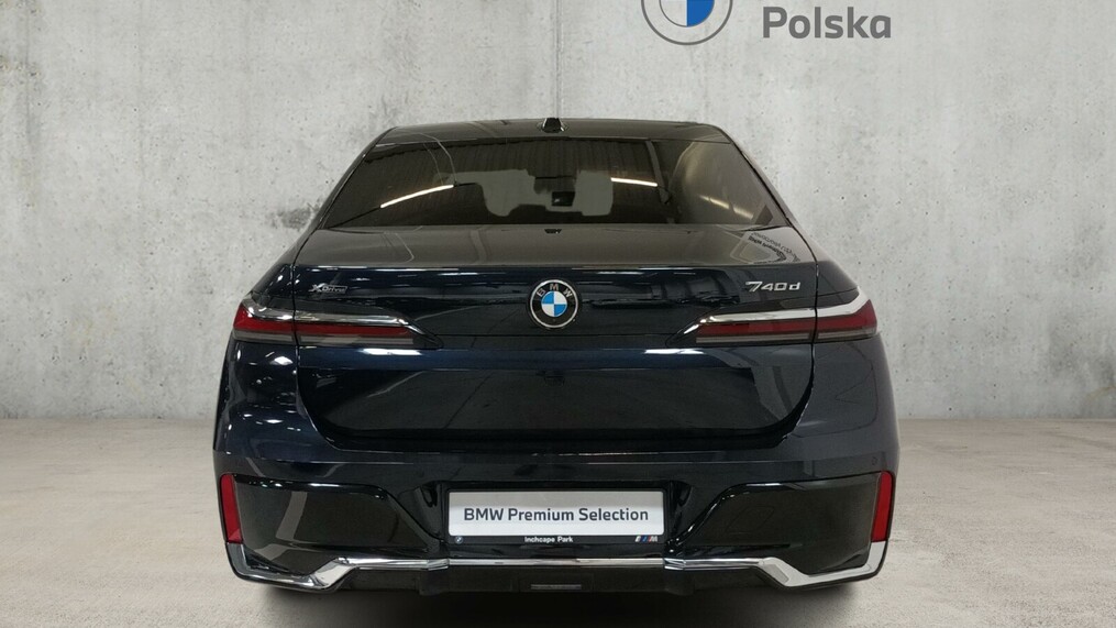 BMW Serii 7, 740