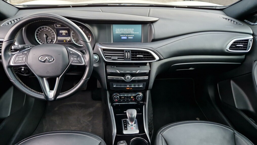 Infiniti QX30