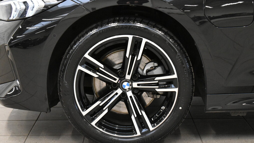 BMW Serii 3, 330