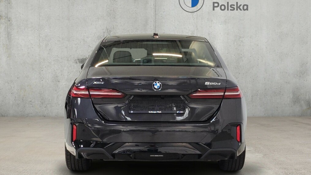 BMW Serii 5, 520