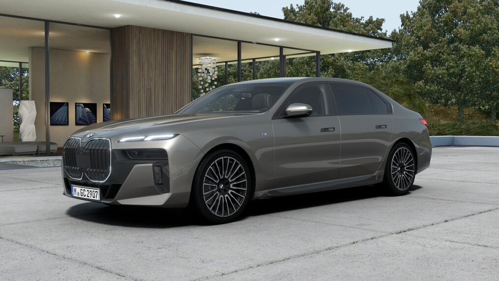 BMW Serii 7, 740