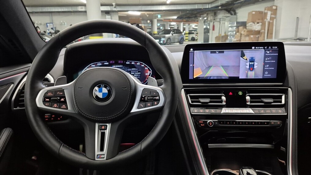 BMW Serii 8, 850