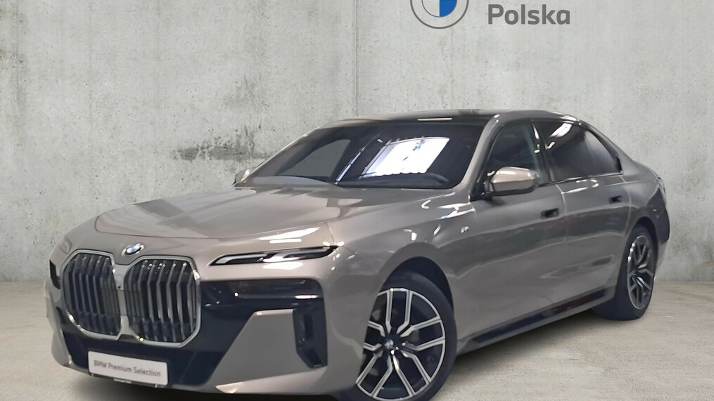 BMW Serii 7, 740