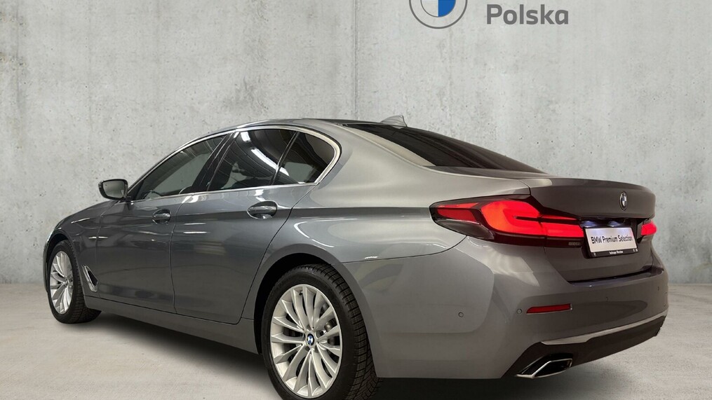 BMW Serii 5, 530