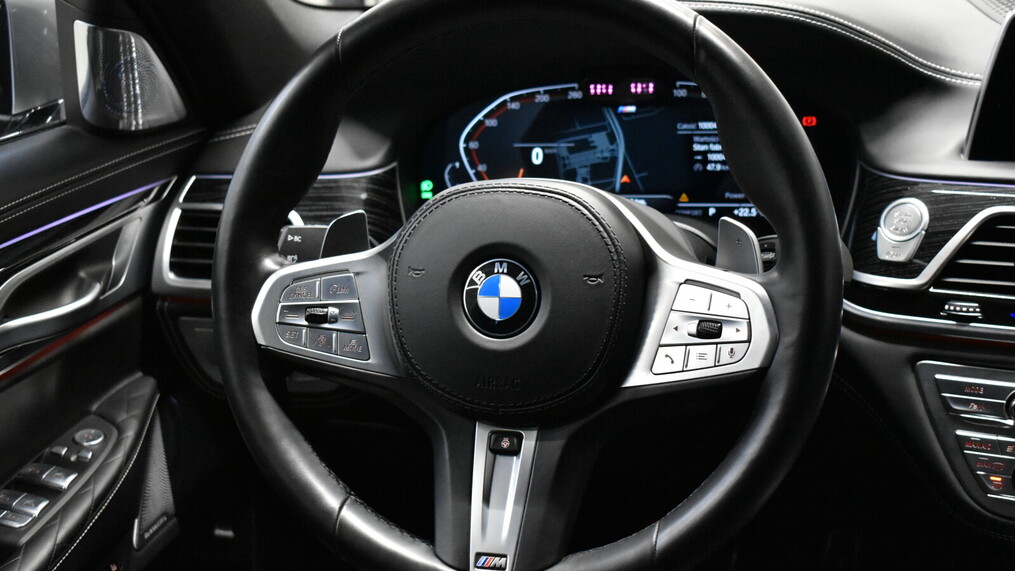 BMW Serii 7, 750
