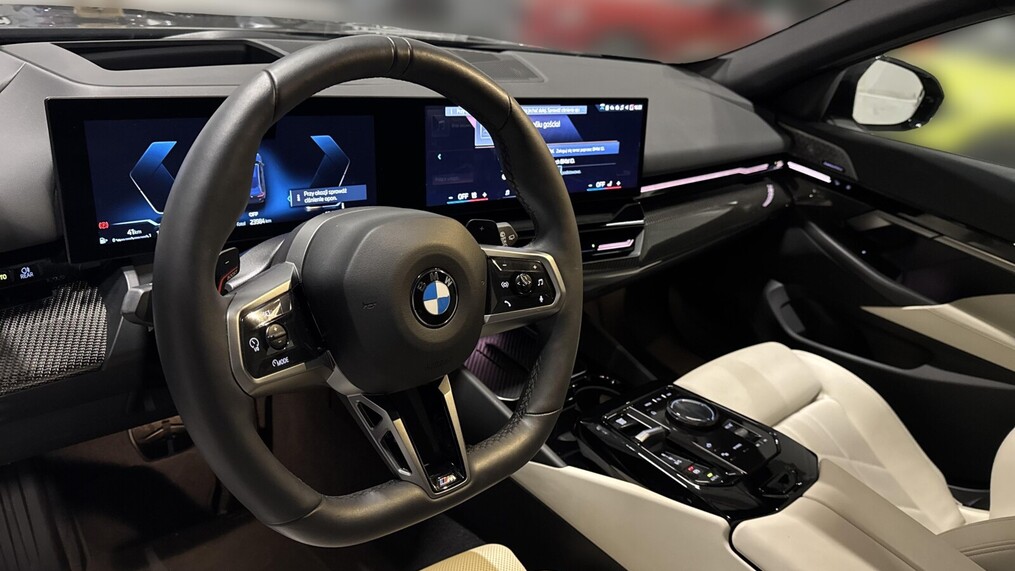 BMW Serii 5, 520