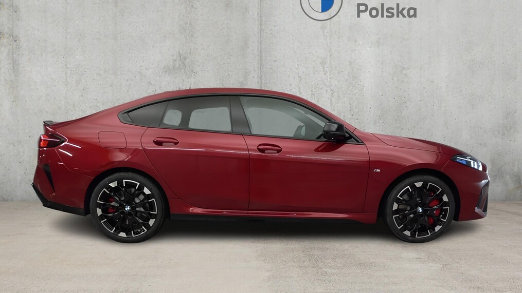 BMW Serii 2, 235