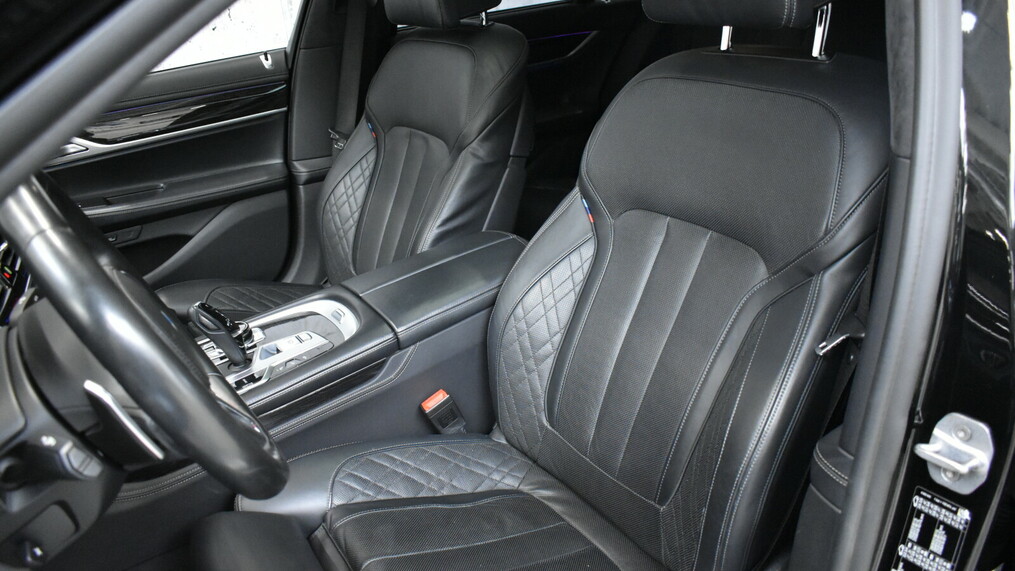 BMW Serii 7, 750