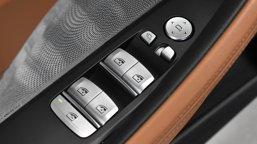 BMW Serii 8, 850