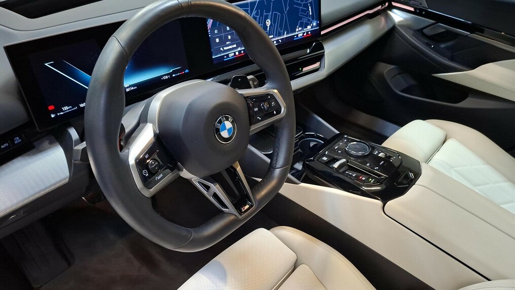 BMW Serii 5, 520