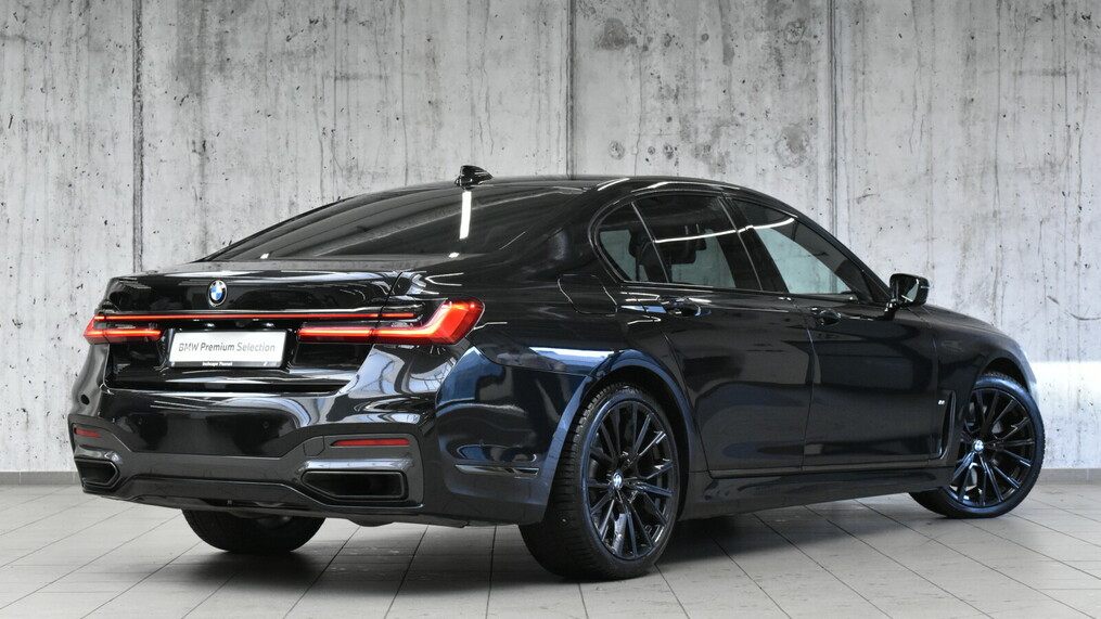 BMW Serii 7, 740