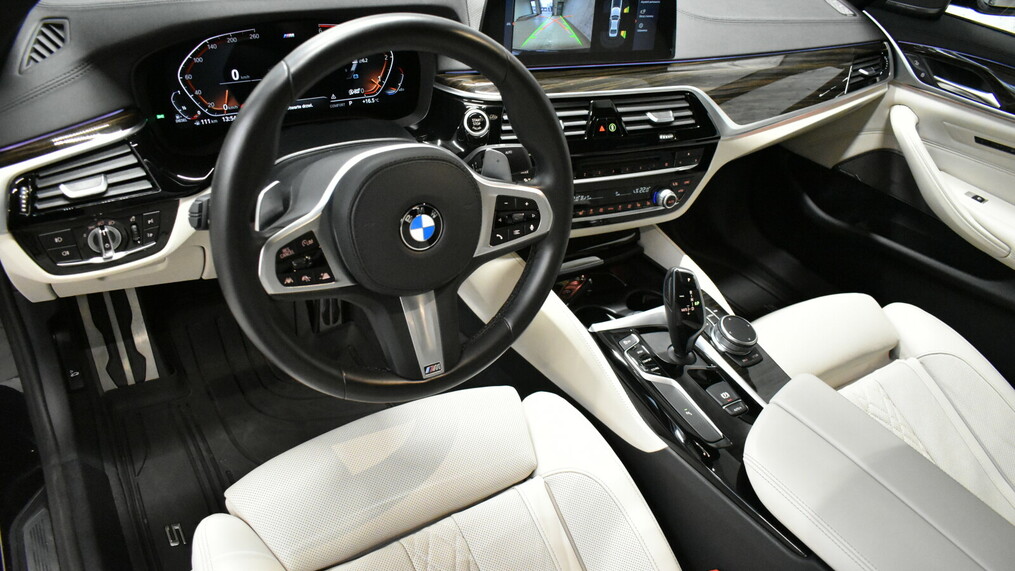 BMW Serii 5, 520