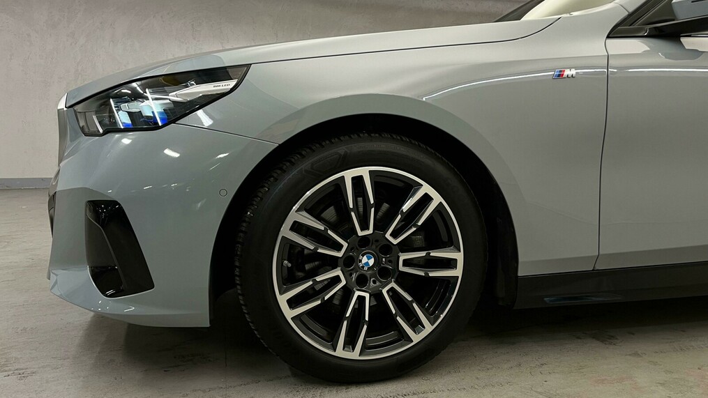 BMW Serii 5, 520