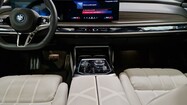BMW Seria 7 i7