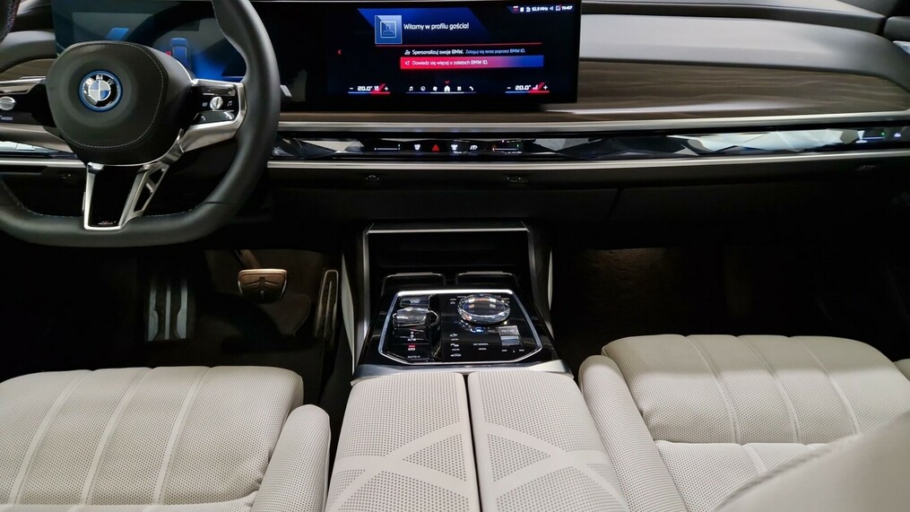 BMW Seria 7 i7