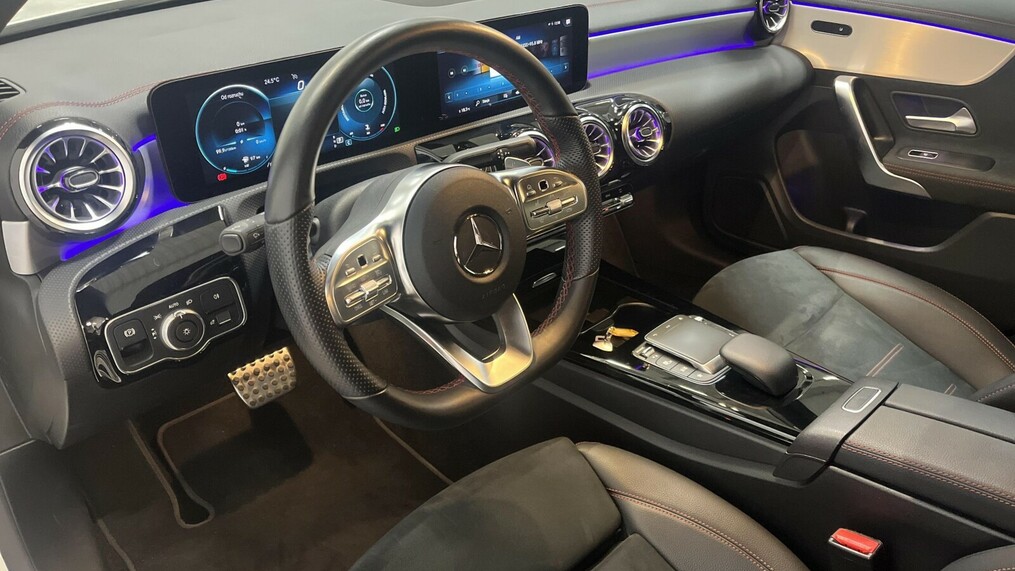 Mercedes-Benz CLA 200