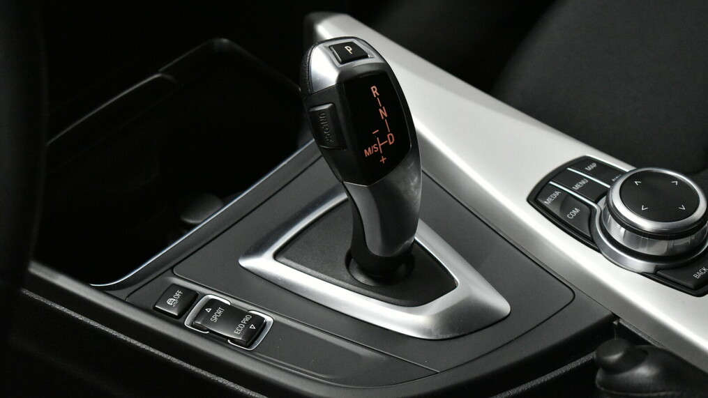 BMW Serii 3, 318