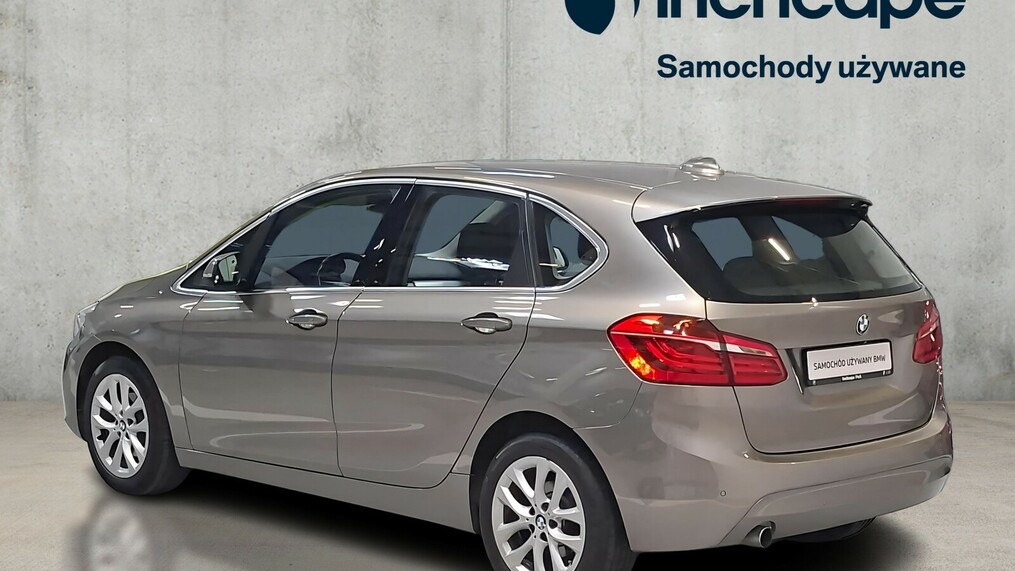 BMW Serii 2, 218