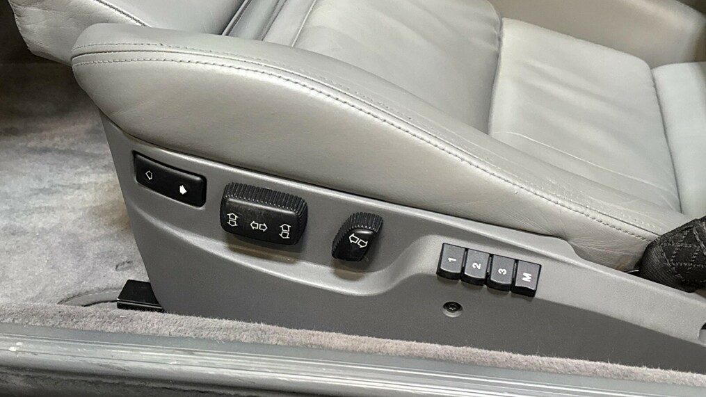 BMW Serii 8, 850