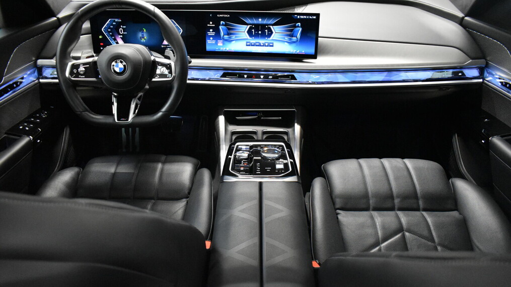 BMW Serii 7, 740