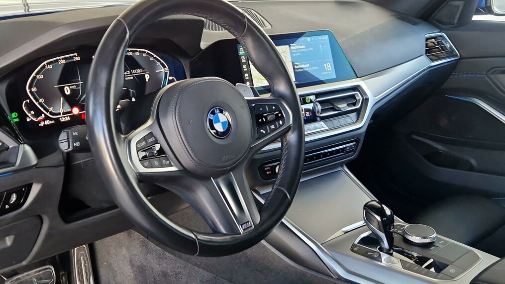 BMW Serii 3, 330