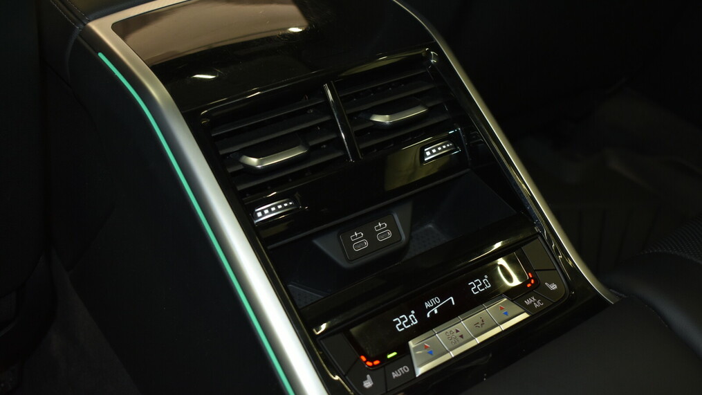 BMW Seria 8 840