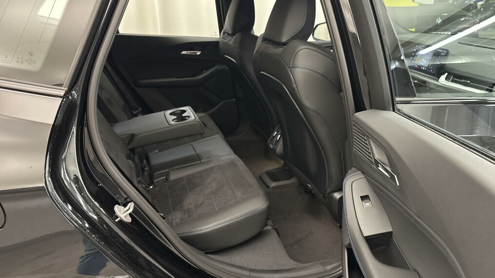 BMW Serii 2, 218