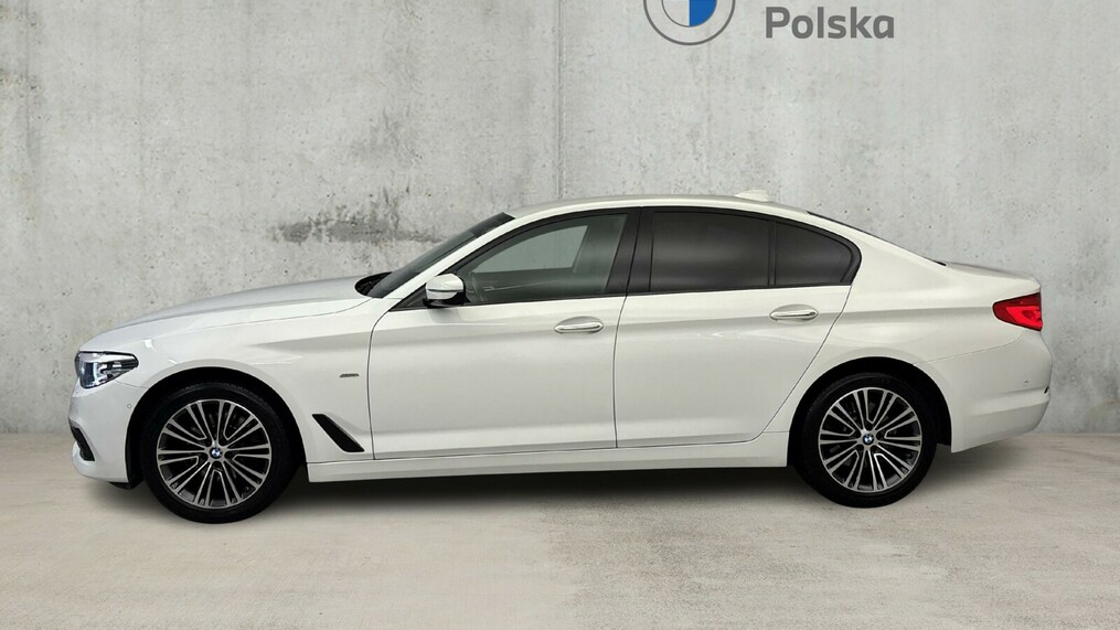BMW Serii 5, 520
