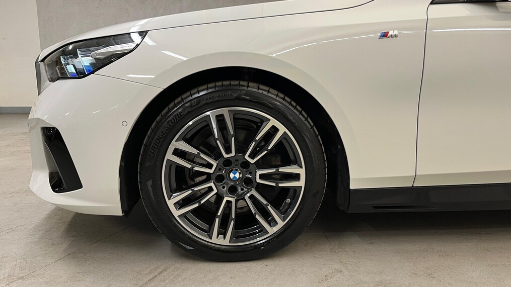 BMW Serii 5, 520