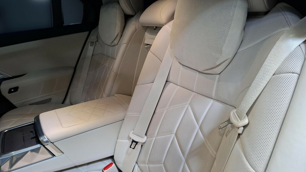 BMW Serii 7, 740