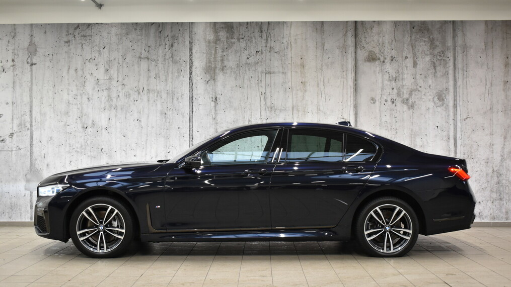 BMW Serii 7, 730