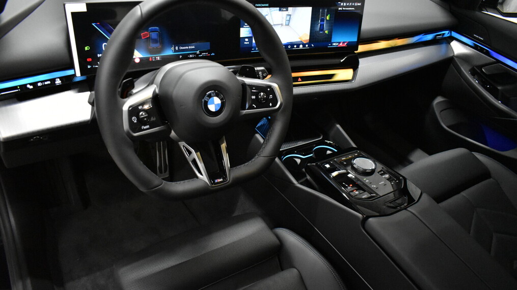 BMW Serii 5, 520