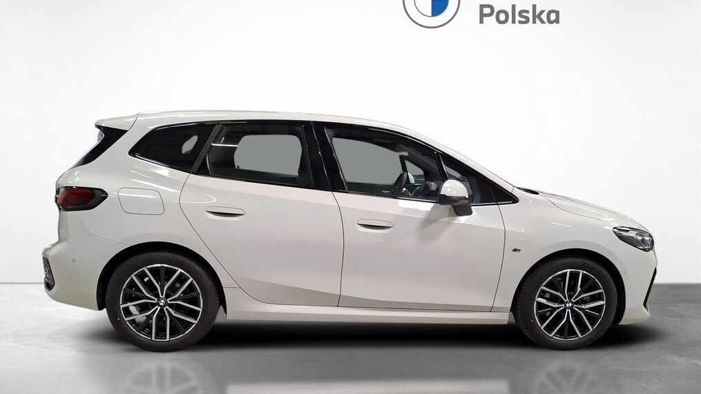 BMW Serii 2, 218