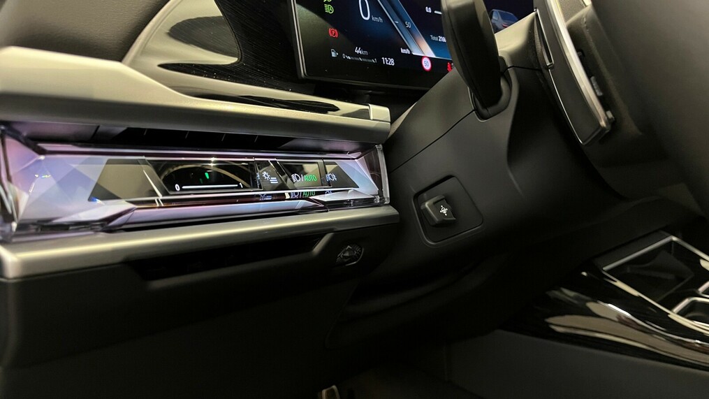 BMW Serii 7, 740