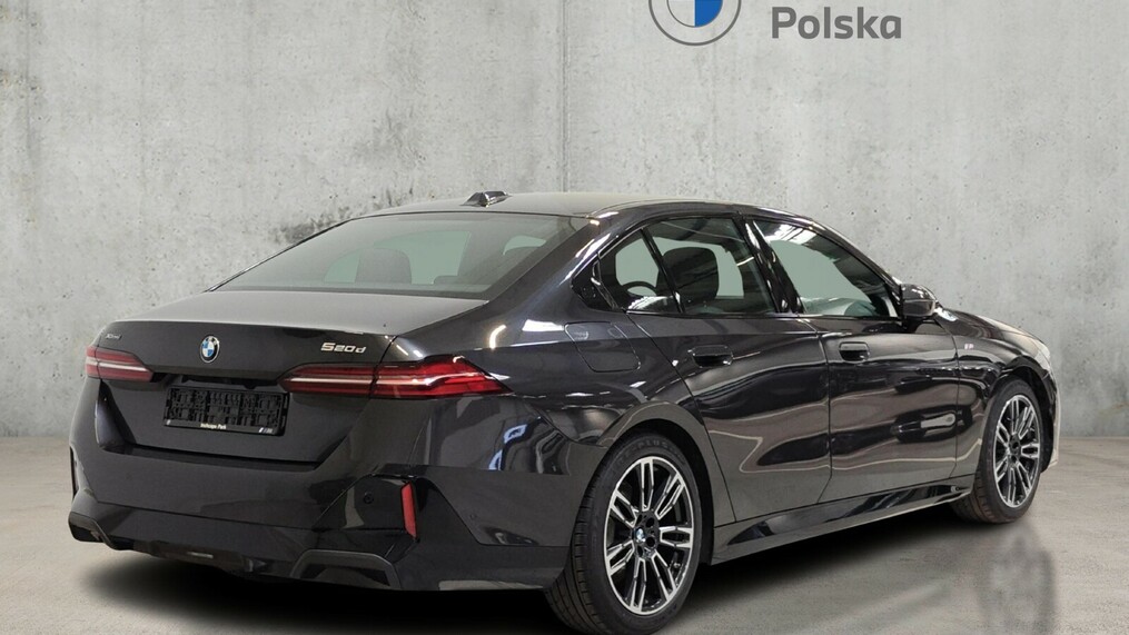BMW Serii 5, 520