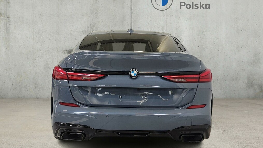 BMW Seria 2, 235