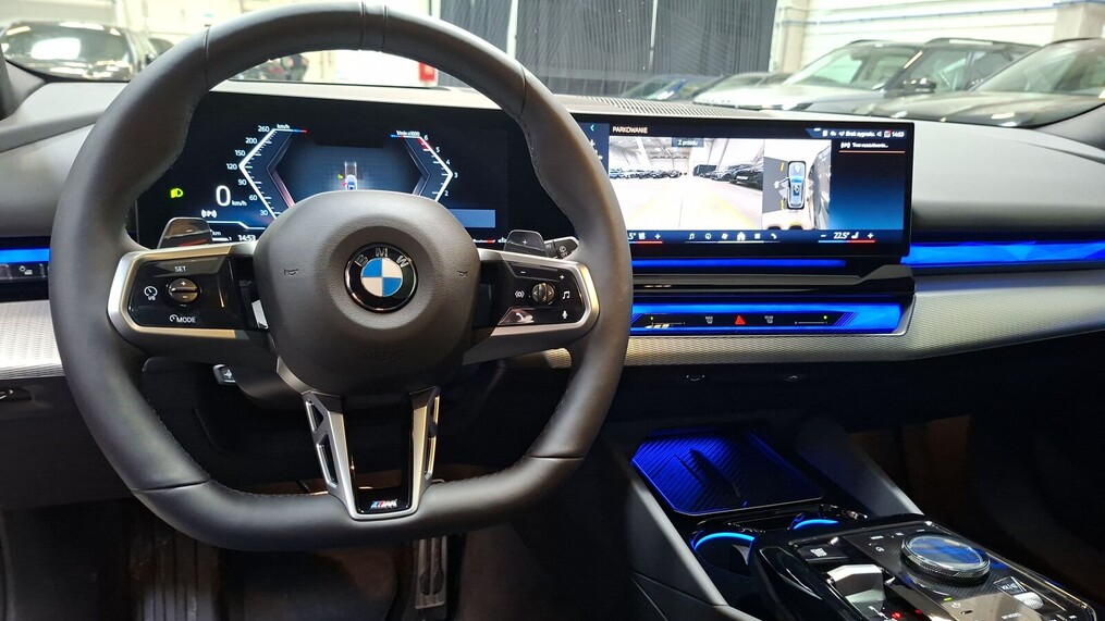 BMW Serii 5, 520