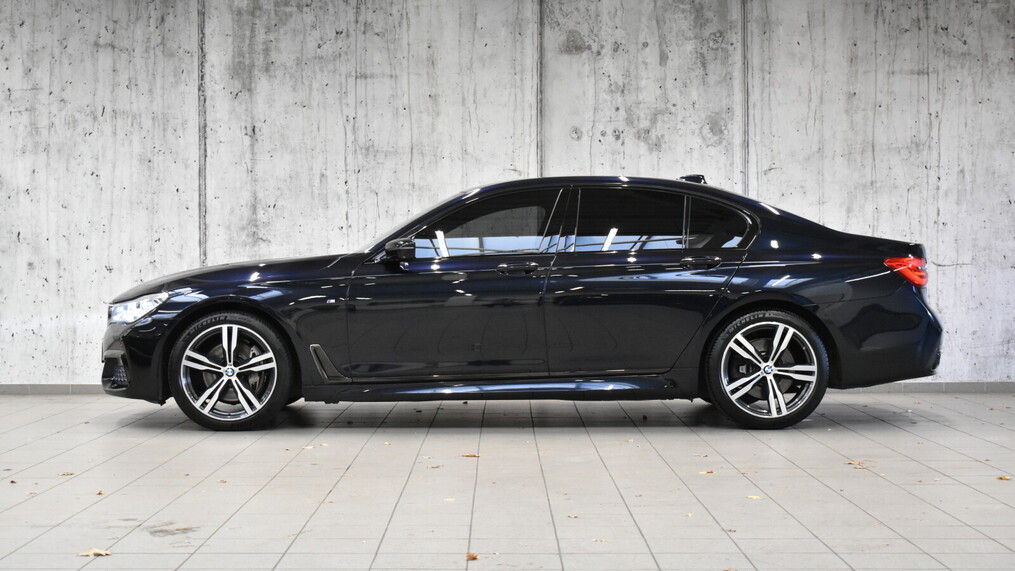 BMW Serii 7, 740