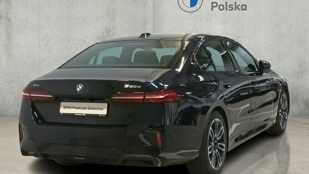 BMW Serii 5, 520