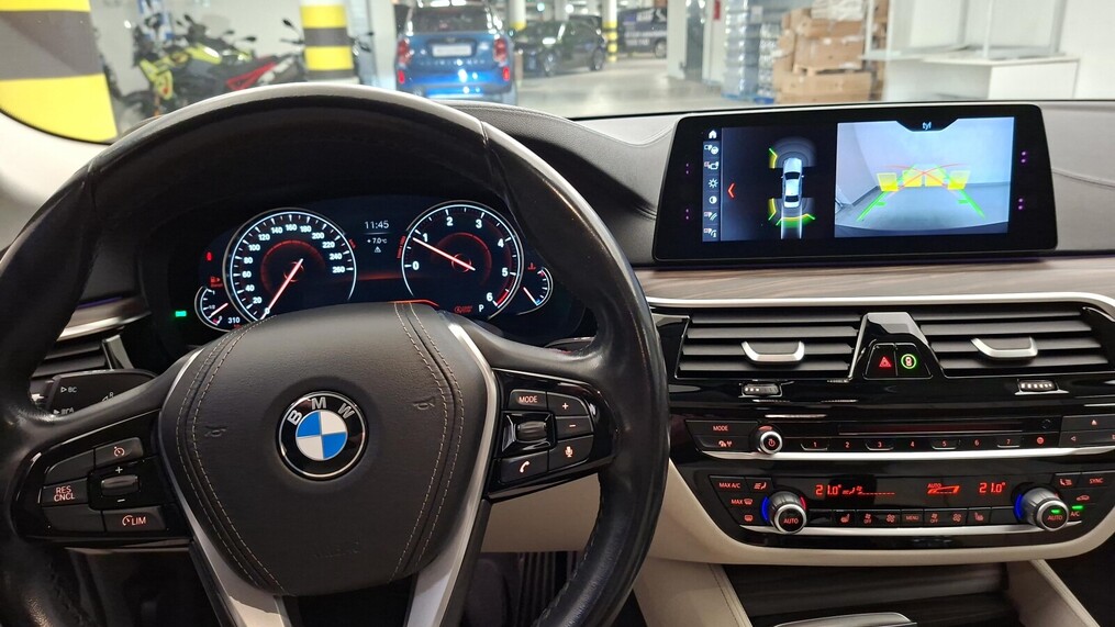 BMW Serii 5, 520