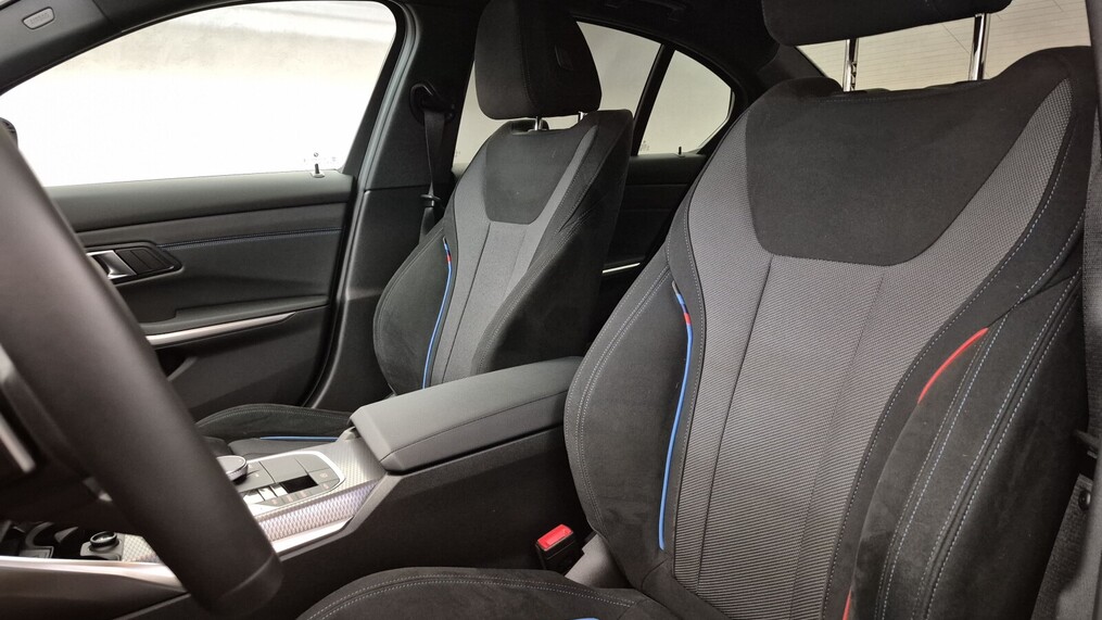 BMW Serii 3, 320