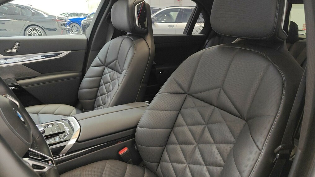 BMW Seria 7 740