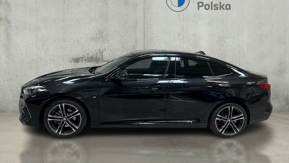 BMW Serii 2, 218