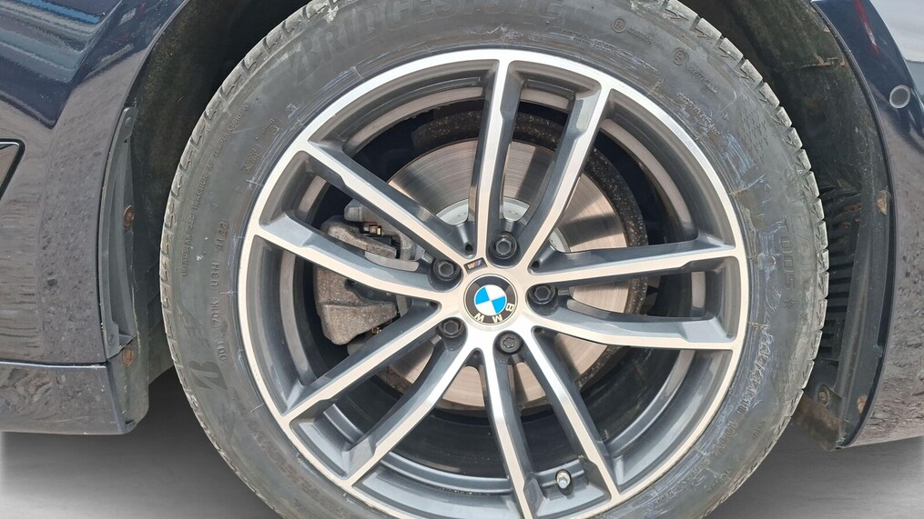 BMW Serii 5, 520