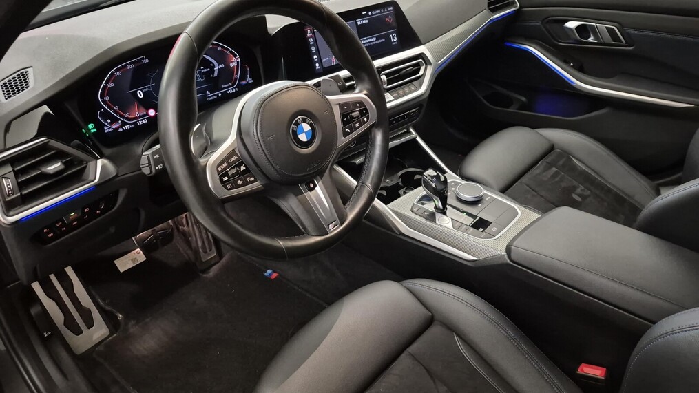 BMW Serii 3, 320