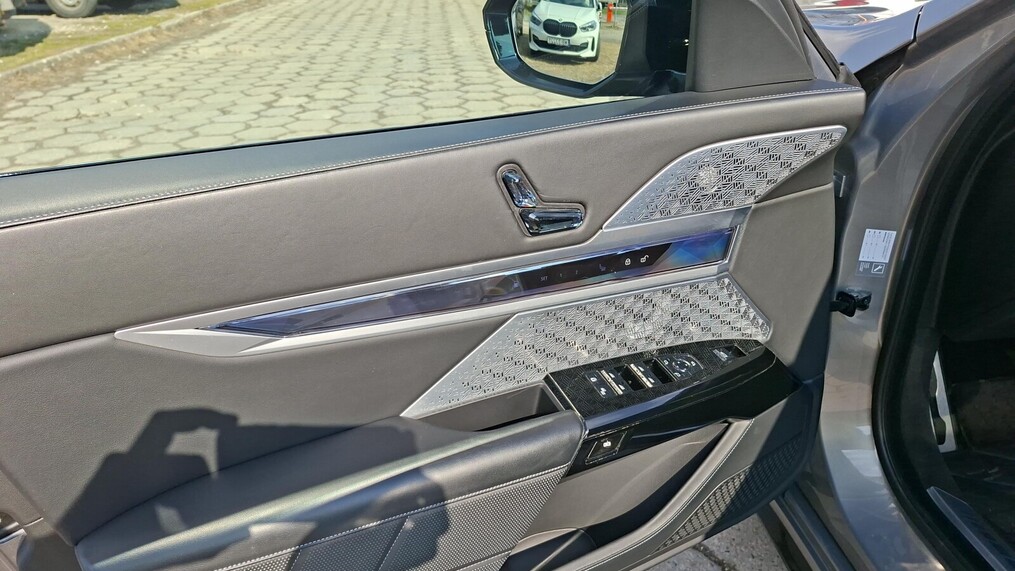 BMW Serii 7, 760